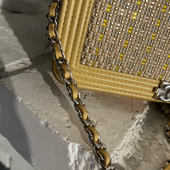 Chanel Rare Crystal Boy Wallet on Chain - Picture 3 of 11
